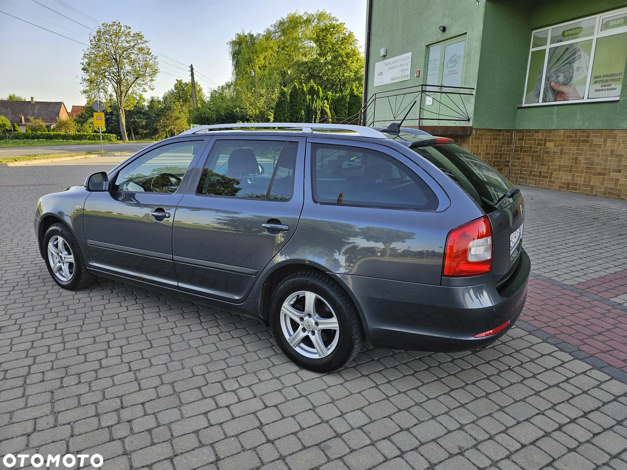 Skoda Octavia Combi 1.8 TSI DSG Laurin & Klement - 4
