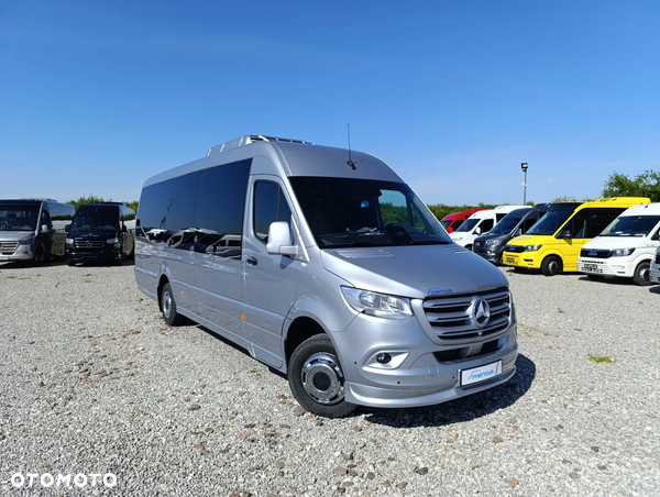 Mercedes-Benz Sprinter 519