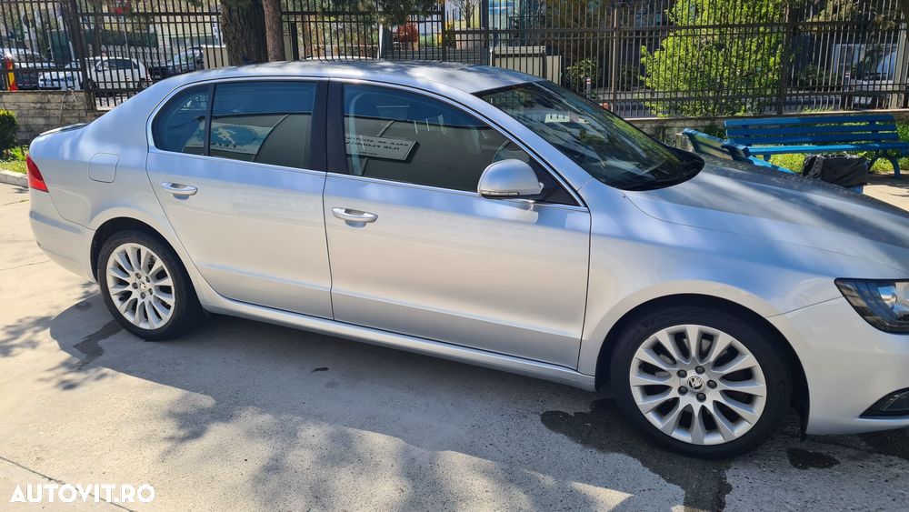 Skoda Superb 2.0 TDI Elegance - 2