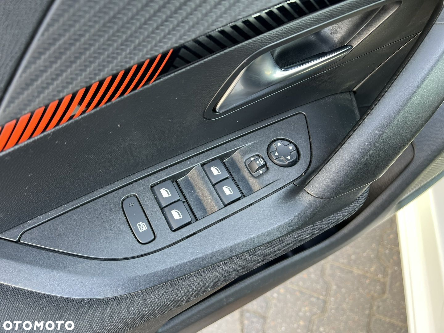 Peugeot 2008 1.2 PureTech Active Pack S&S EAT8 - 12