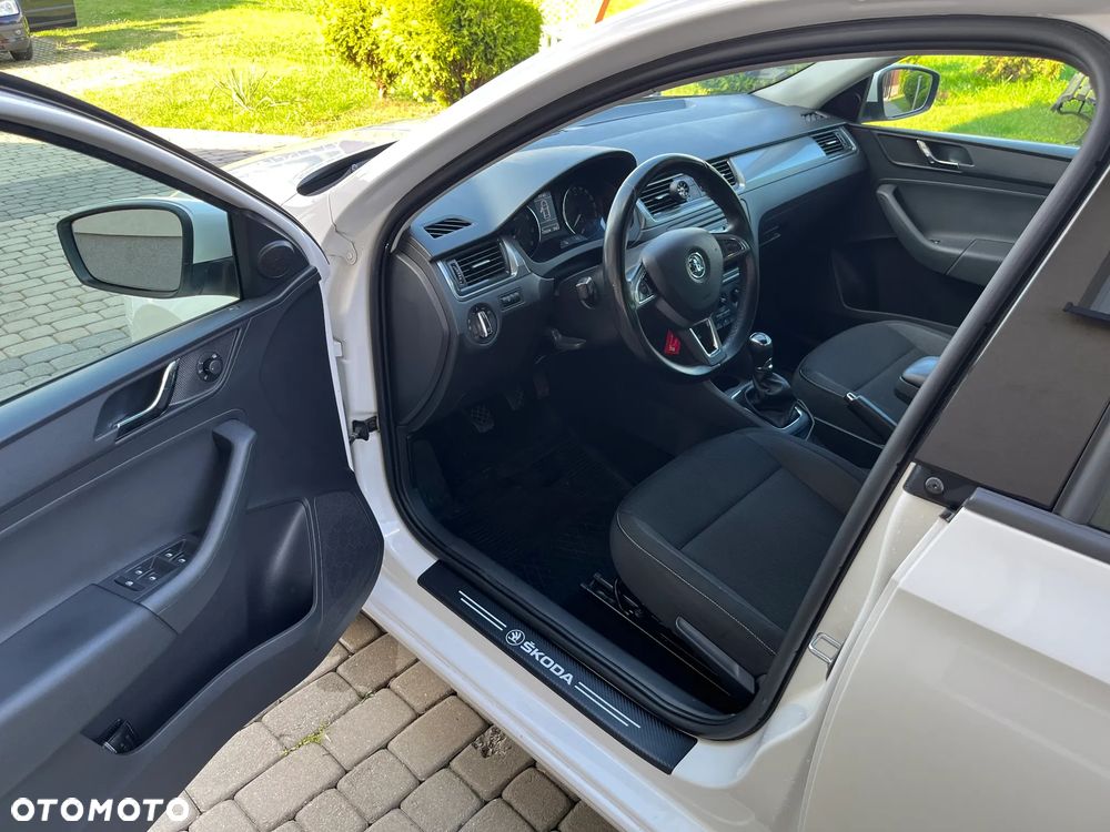Skoda RAPID 1.2 Ambition - 9