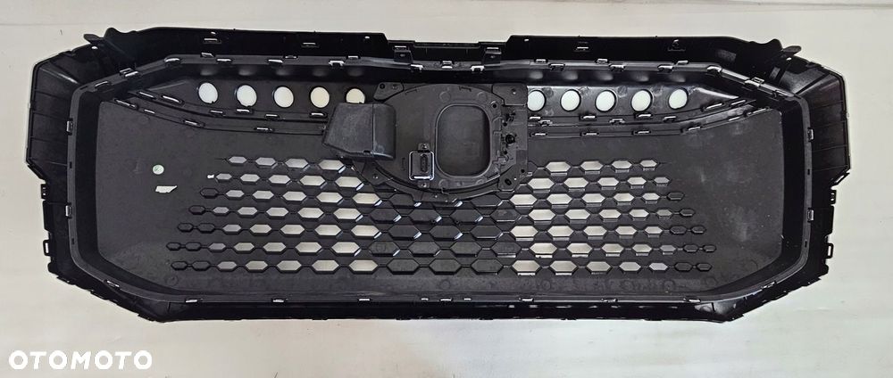 GRILL ATRAPA CHROMY MAXUS eDELIVER 9 V90 2019- - 12