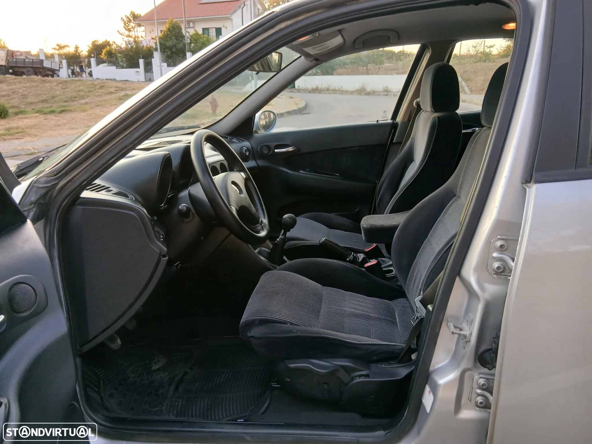 Alfa Romeo 156 1.9 JTD - 6