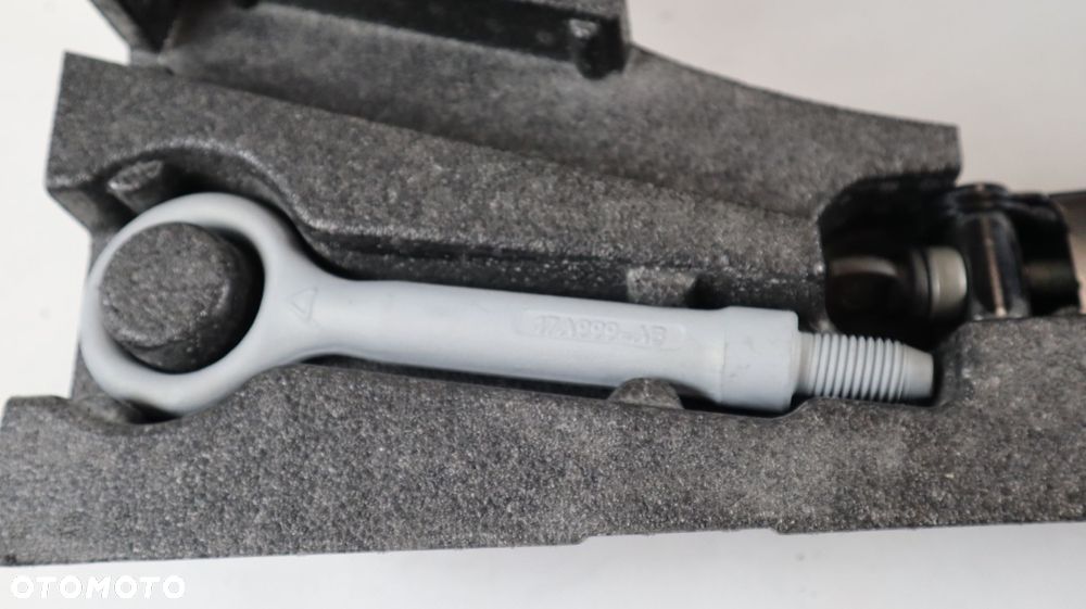 RANGE ROVER VELAR L560 WKŁAD KOŁA STYROPIAN NARZĘDZIA J8A2-19G381-BD - 5