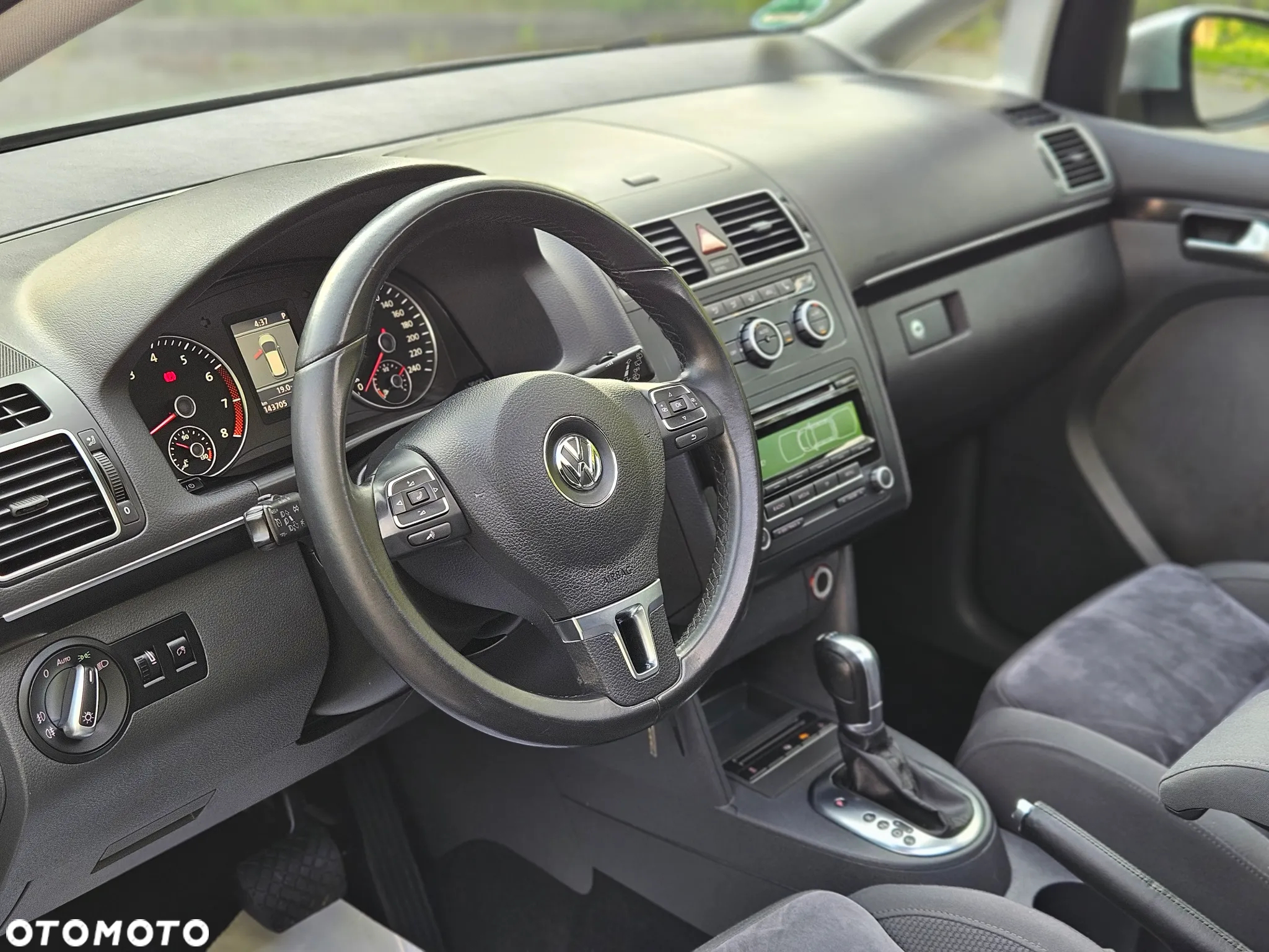 Volkswagen Touran 1.4 TSI Cross DSG - 3