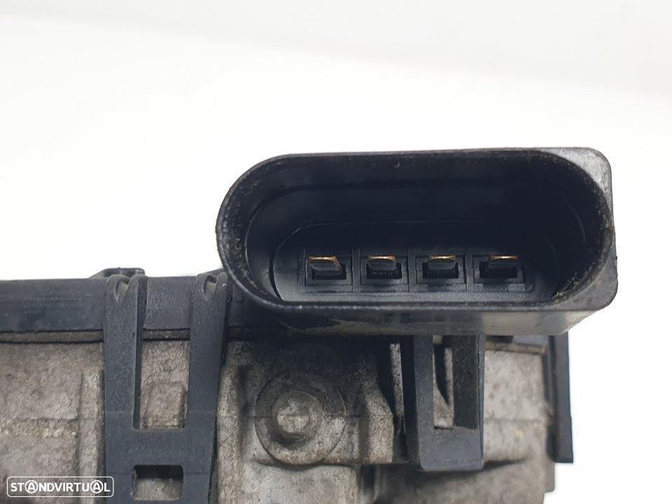 MOTOR LIMPA-VIDROS FRONTAL OPEL ASTRA H 2005 -0390241538 - 4