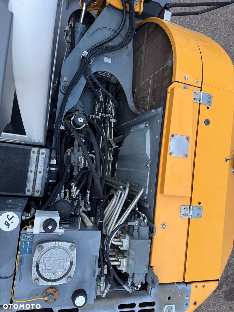 Liebherr A910 Compact Litronic - 11