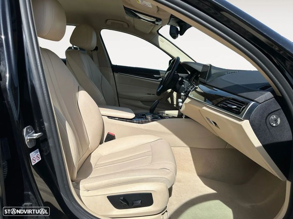 BMW 530 e iPerformance Line Luxury - 14