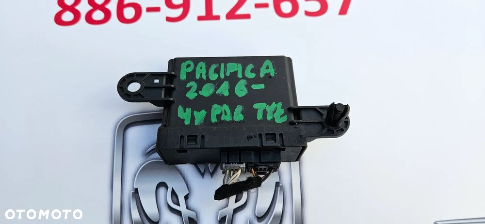 Chrysler Pacifica 2016- Moduł czujników parkowania PDC Sterownik PDC zderzaka tył 4x PDC  68193772AG P68193772AG - 4