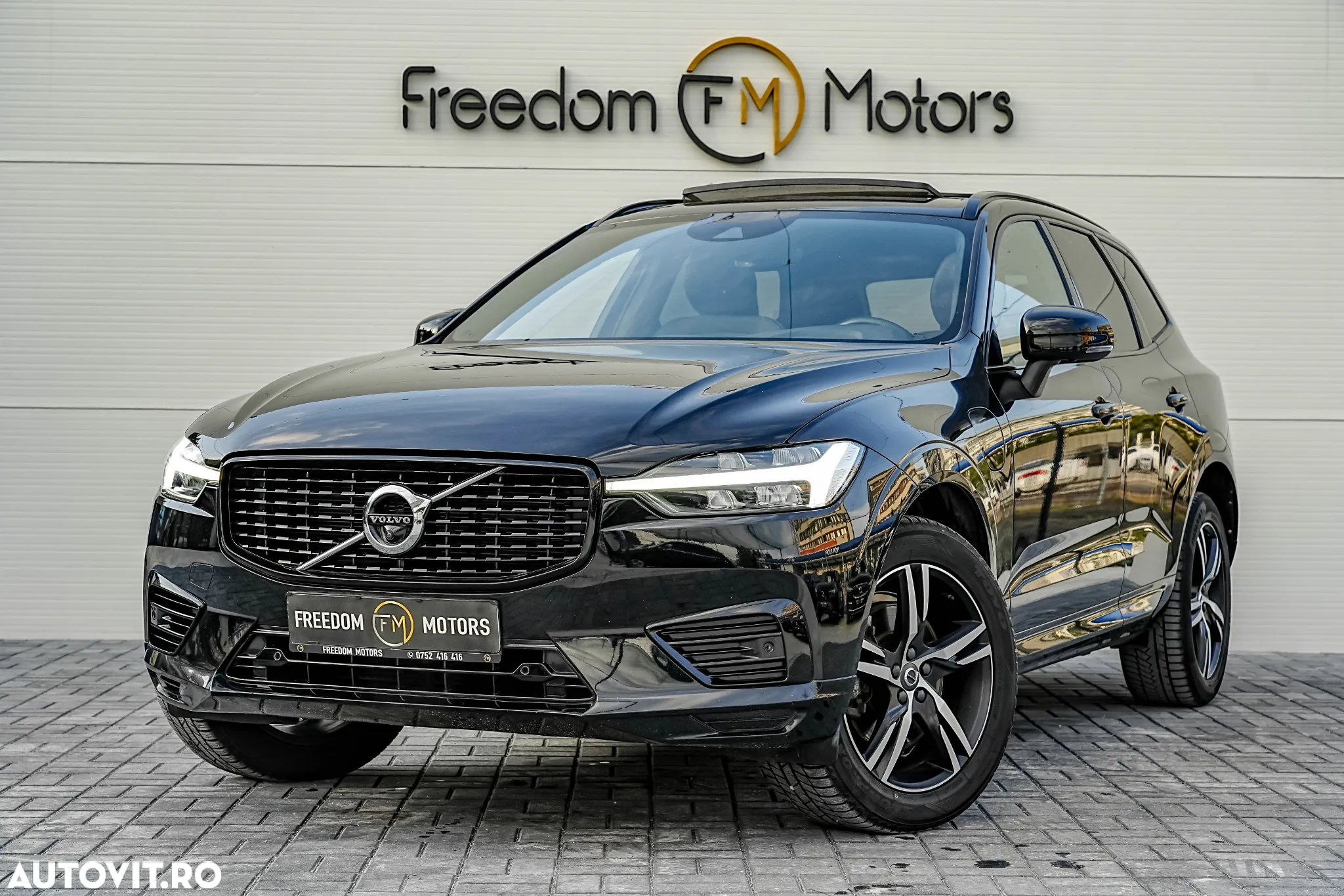 Volvo XC 60 T6 AWD Recharge Geartronic RDesign Expression - 2