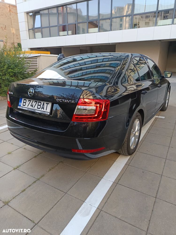 Skoda Octavia 2.0 TDI DSG Style - 6
