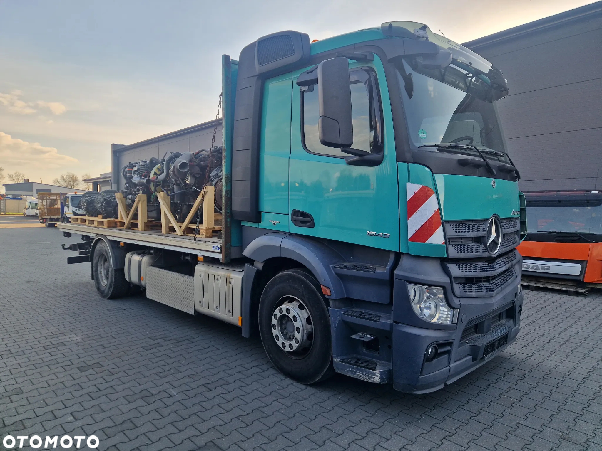 Mercedes-Benz Arocs 1843 4x2 Platforma Zwolnice Euro 6 Skrzynia - 3