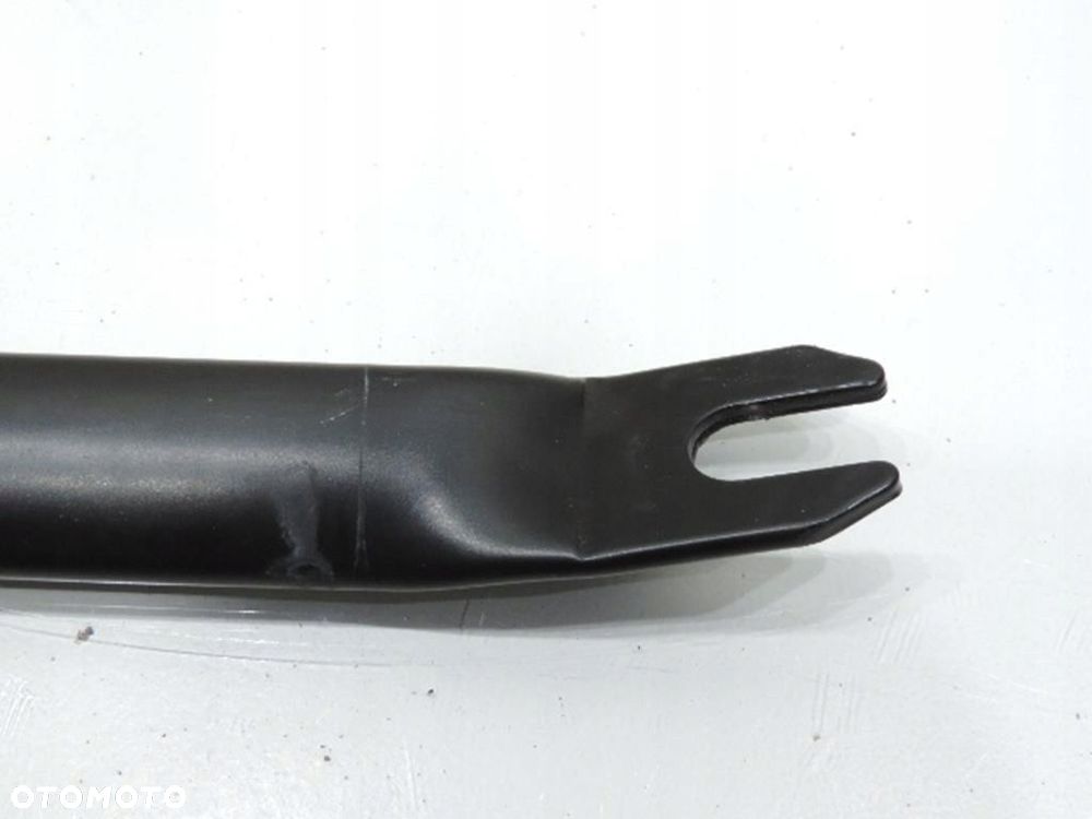 ROZPÓRKA KIELICHÓW PRAWA BMW E81 - 6