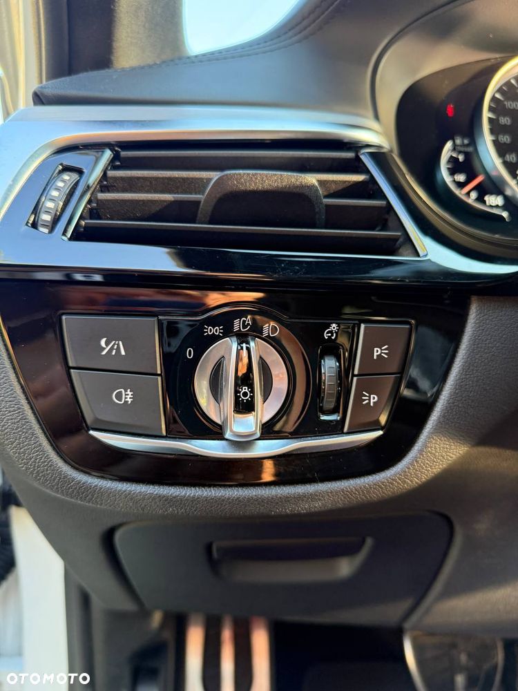 BMW Seria 5 M550d xDrive - 24
