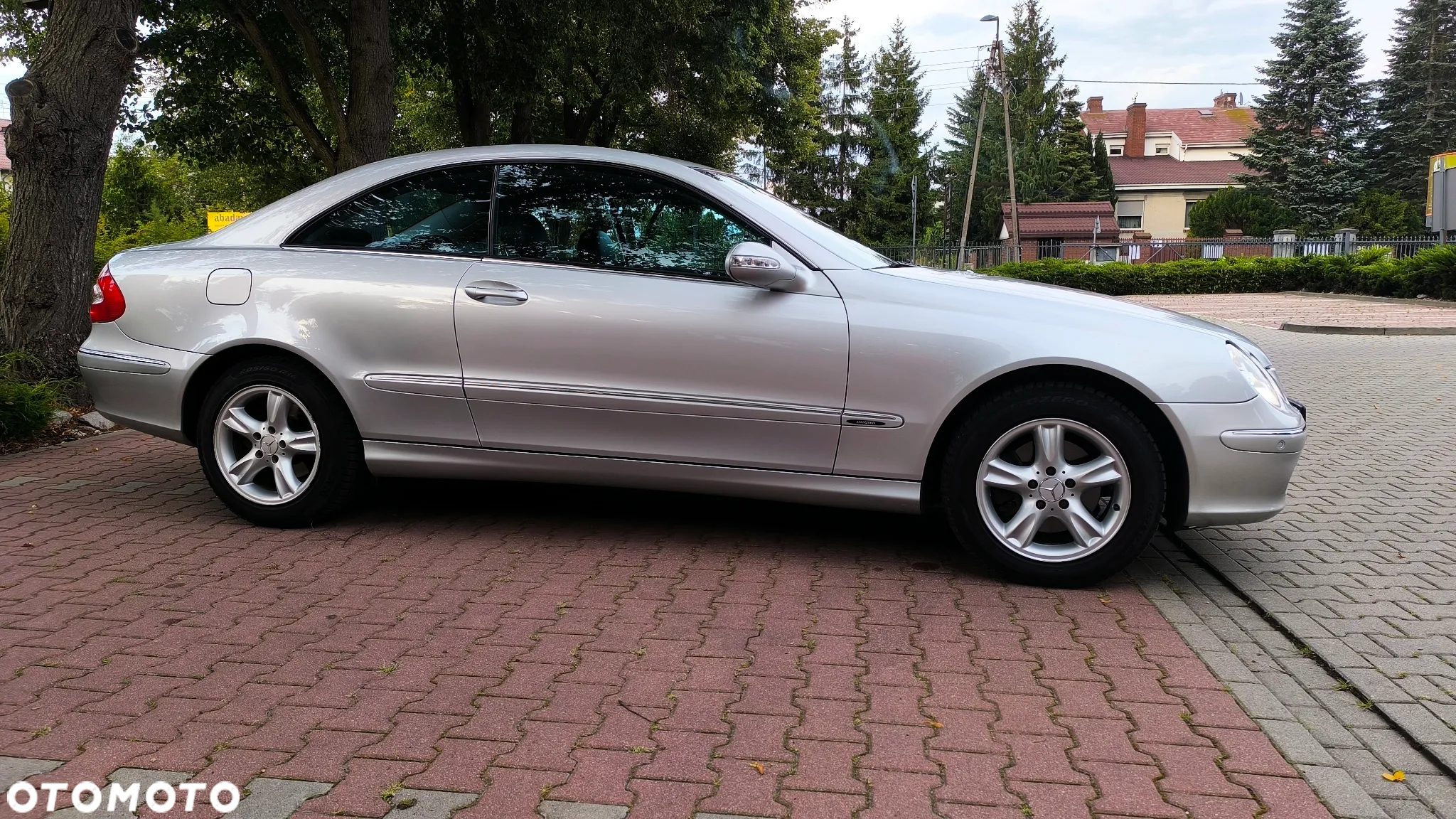 Mercedes-Benz CLK - 12