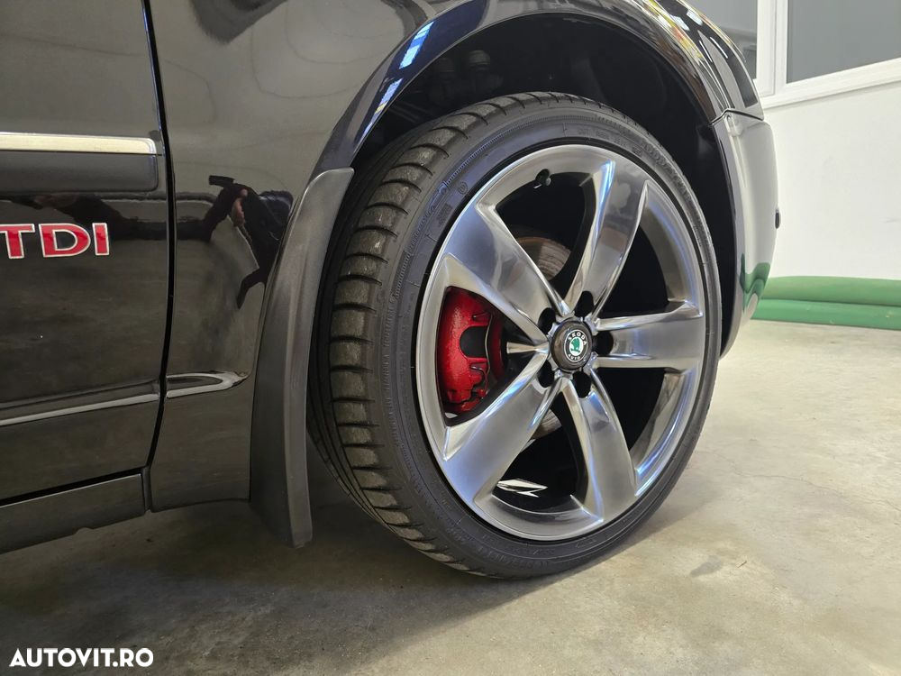 Skoda Superb 2.0 TDI DPF Elegance - 33
