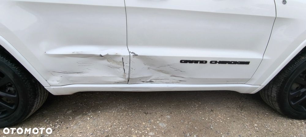 Jeep Grand Cherokee - 17