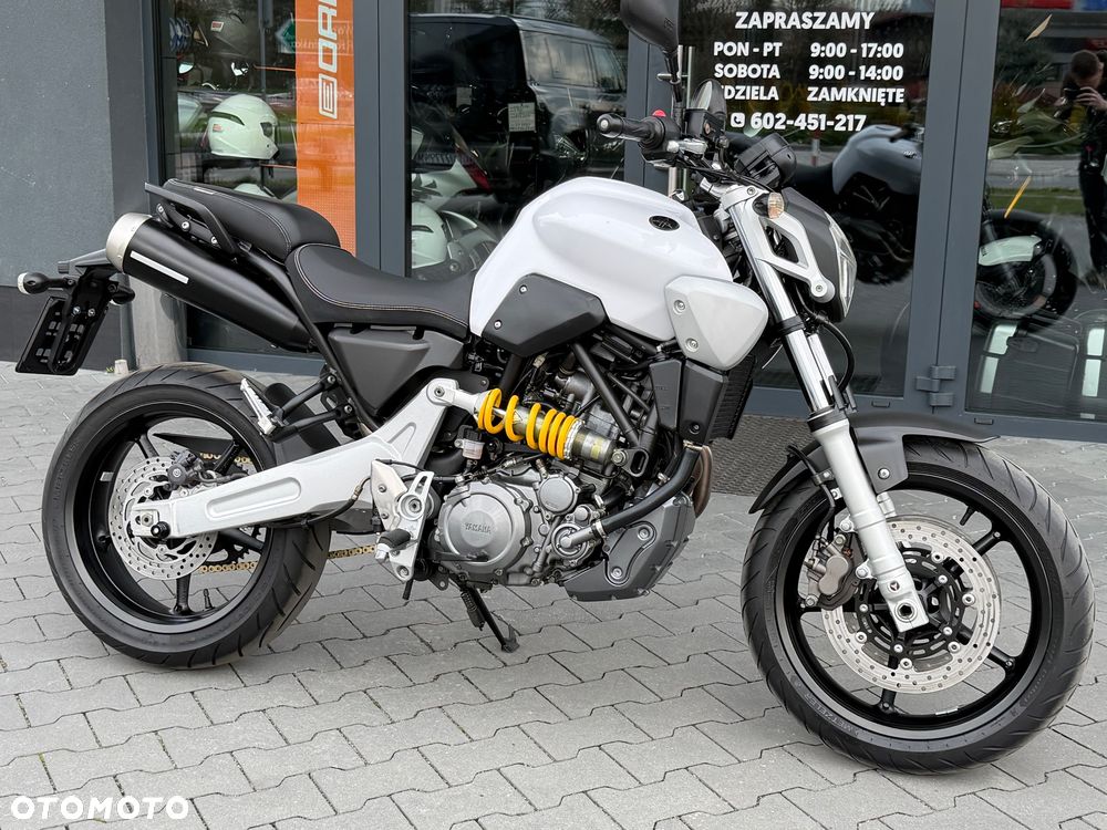 Yamaha MT - 2