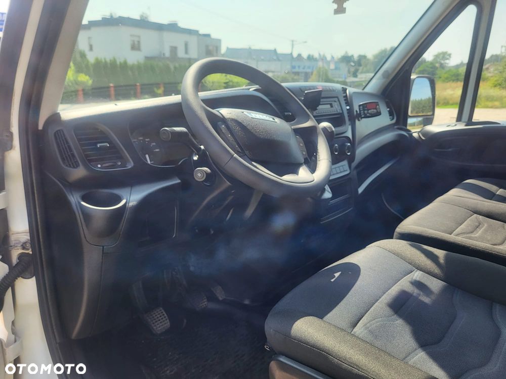 Iveco Daily 35C13 2015r IZOTERMA CHŁODNIA 230V MROŹNIA AGREGAT Bliźniaki - 17