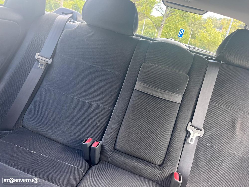 Volvo V40 1.6 Base - 8