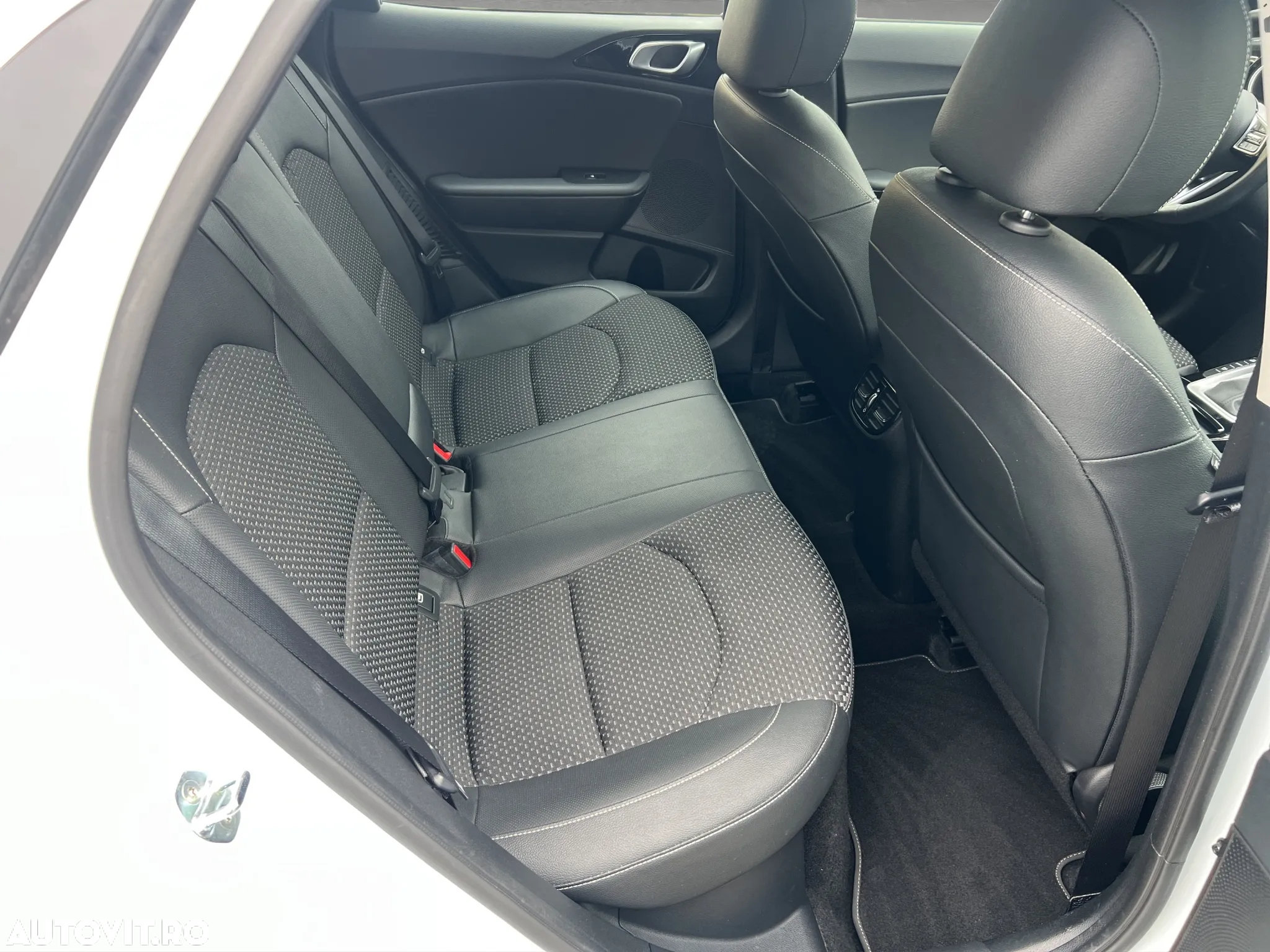 Kia XCeed 1.6 GDI DCT6 OPF Plug-in-Hybrid VISION - 8