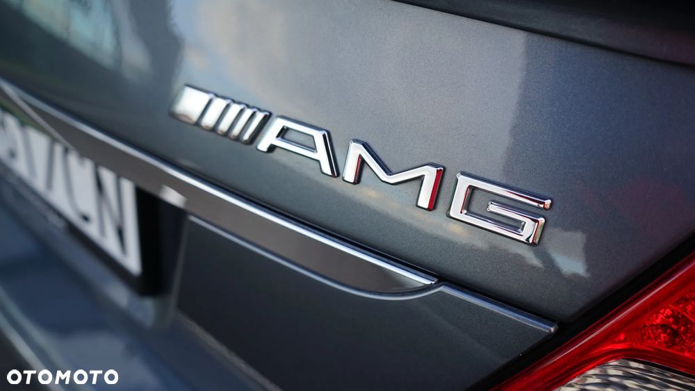 Mercedes-Benz Klasa E 63 AMG 7G-TRONIC - 39