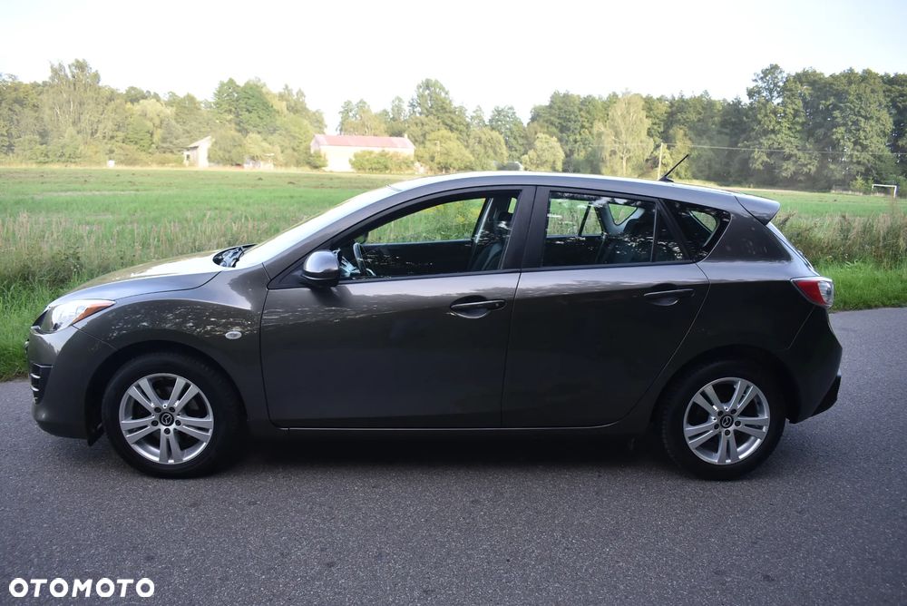 Mazda 3 1.6 Active + - 8