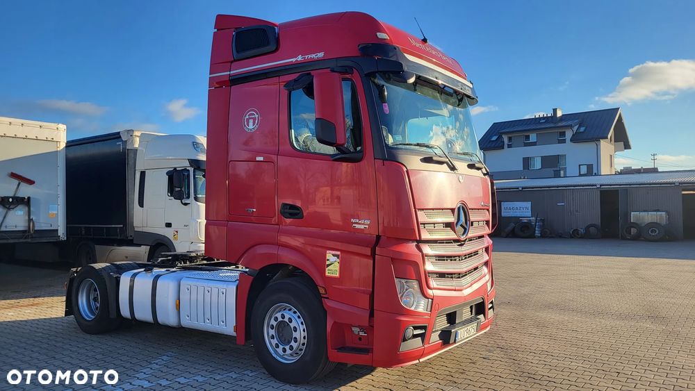Mercedes-Benz ACTROS - 3