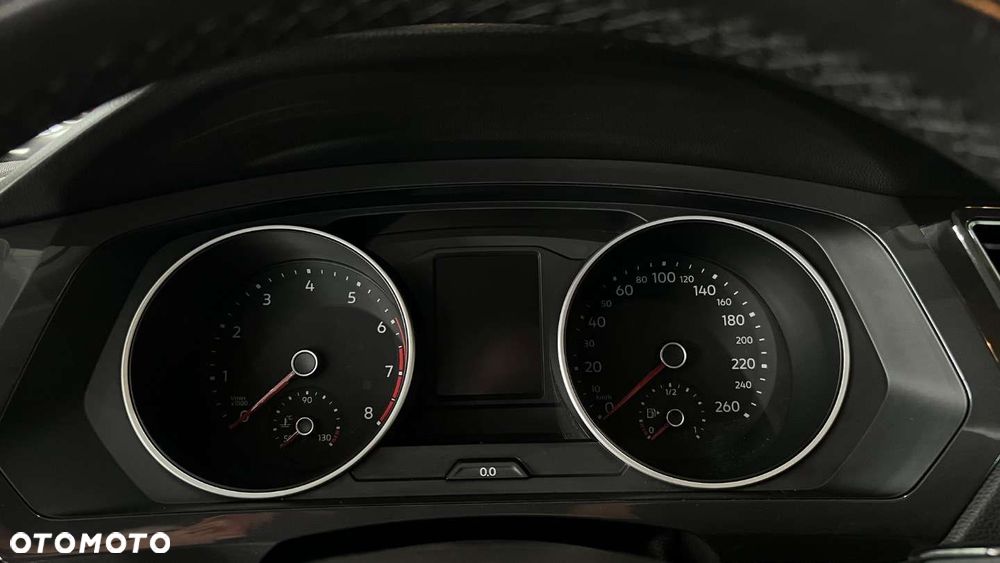 Volkswagen Tiguan - 28