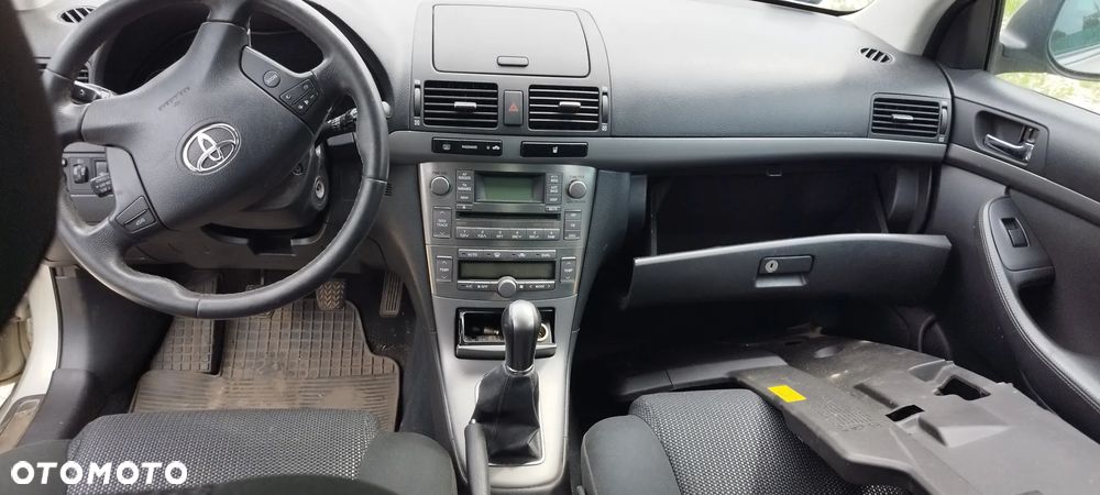 Toyota Avensis 2.0 VVT-i Prestige - 11