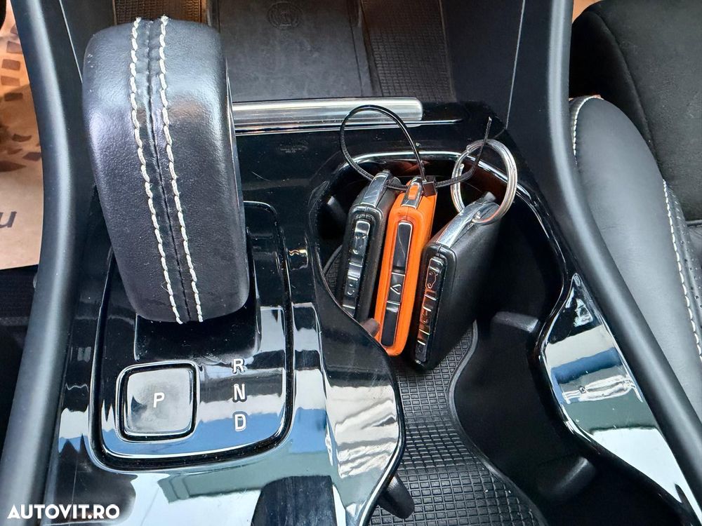 Volvo XC 40 P8 AWD Recharge RDesign - 32