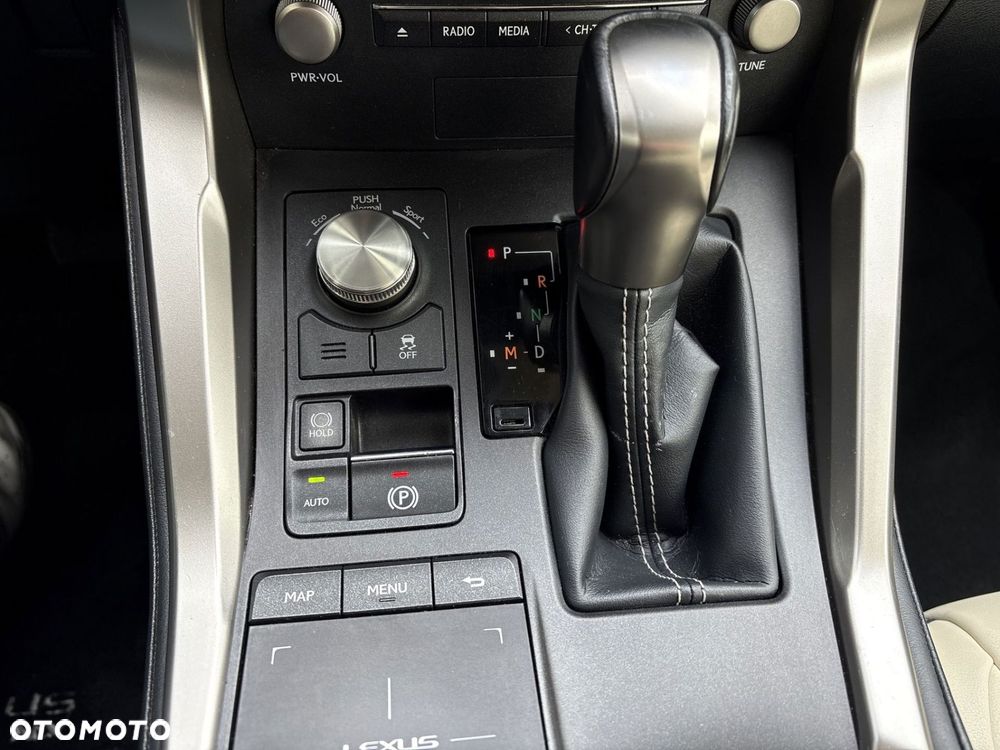 Lexus NX 300 F Impression AWD - 22