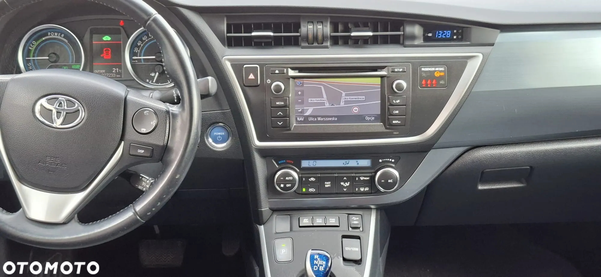 Toyota Auris - 13