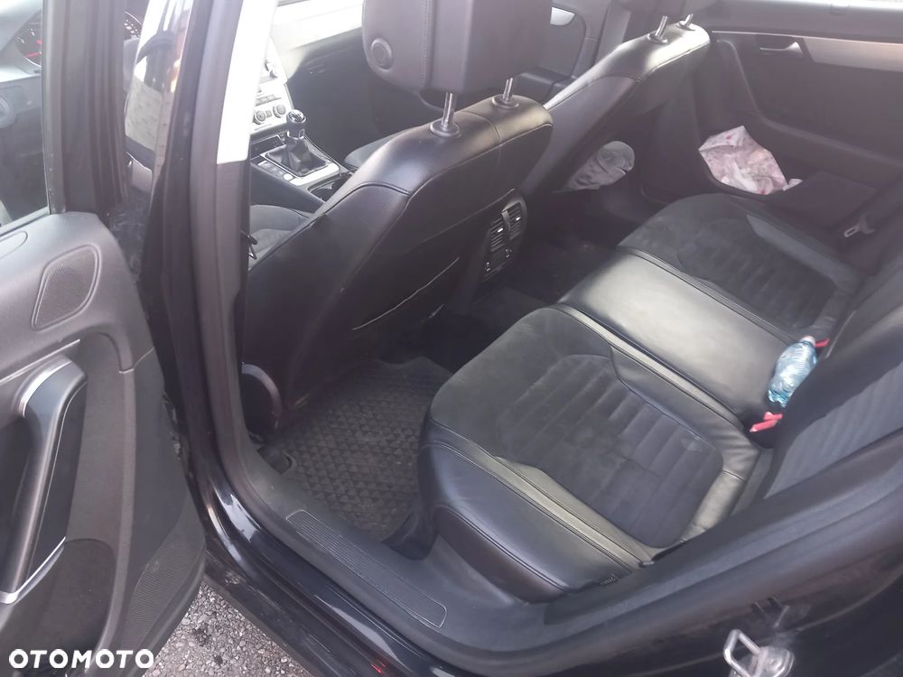 Volkswagen Passat 2.0 TDI Comfortline - 12