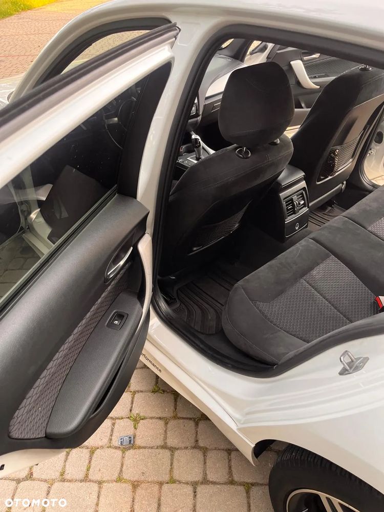 BMW Seria 1 120i M Sport - 34