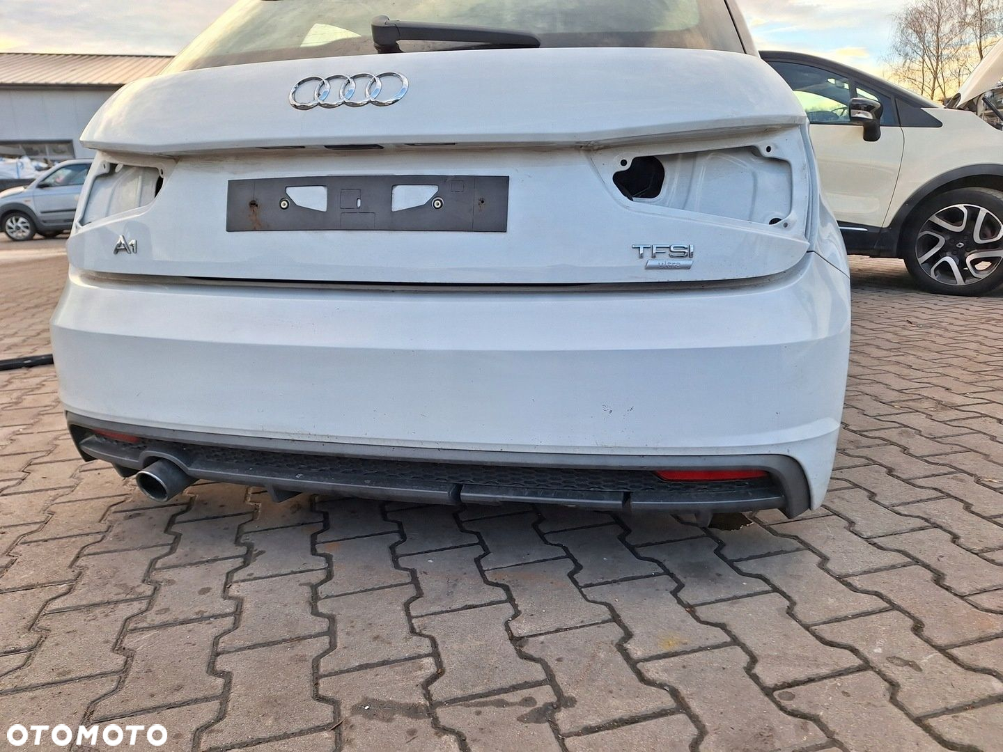 AUDI A1 8X 1 I Sportback S-LINE 5D LIFT BIAŁA KLAPA BAGAŻNIKA LS9R / Y9B - 2