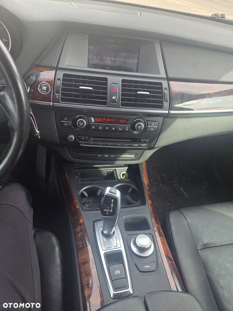 BMW X5 xDrive48i - 27