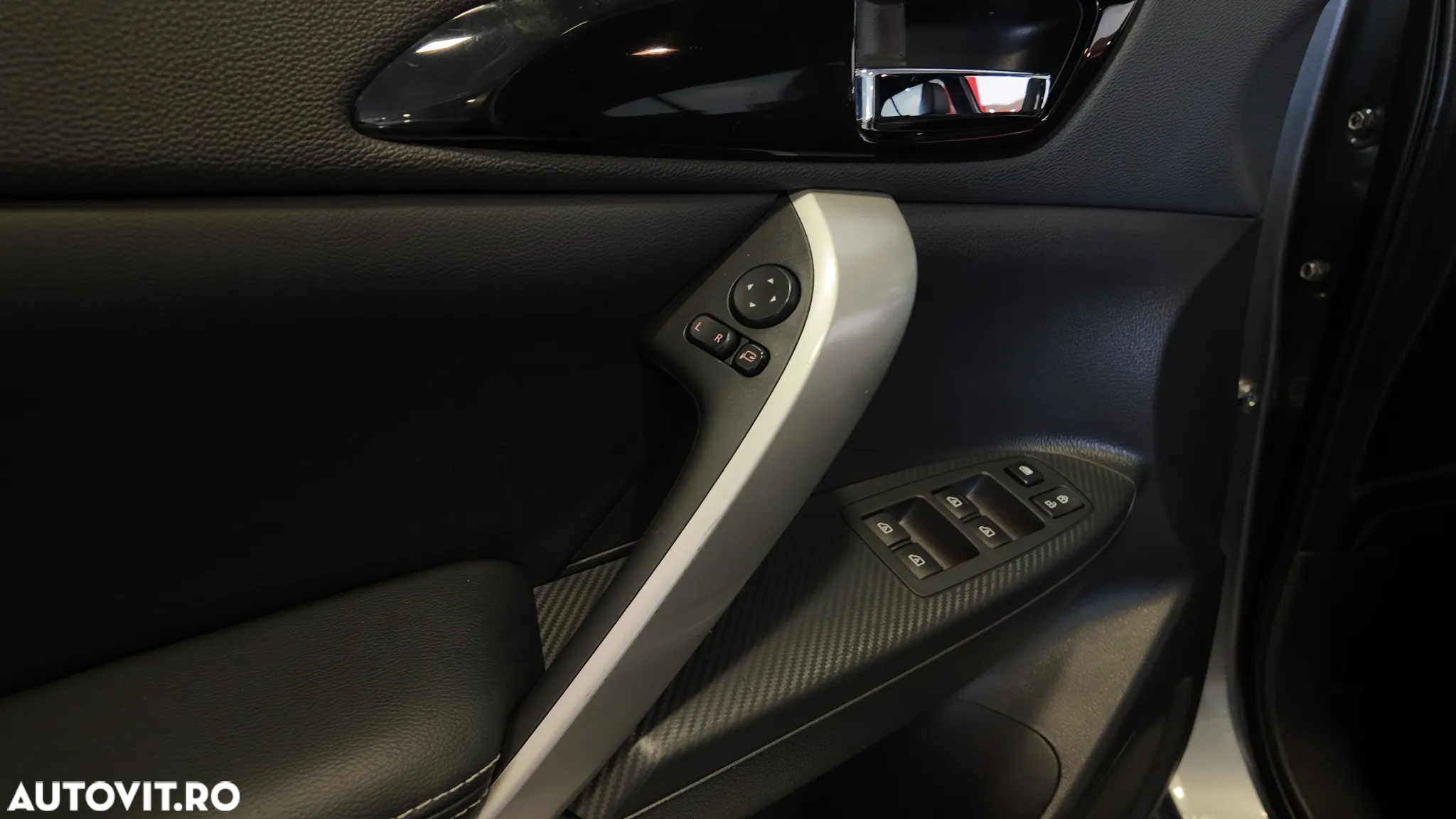Mitsubishi Eclipse-Cross Plug-In Hybrid 4WD Intro Edition - 19