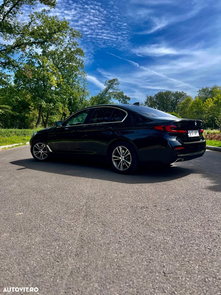 BMW Seria 5 520i AT - 10