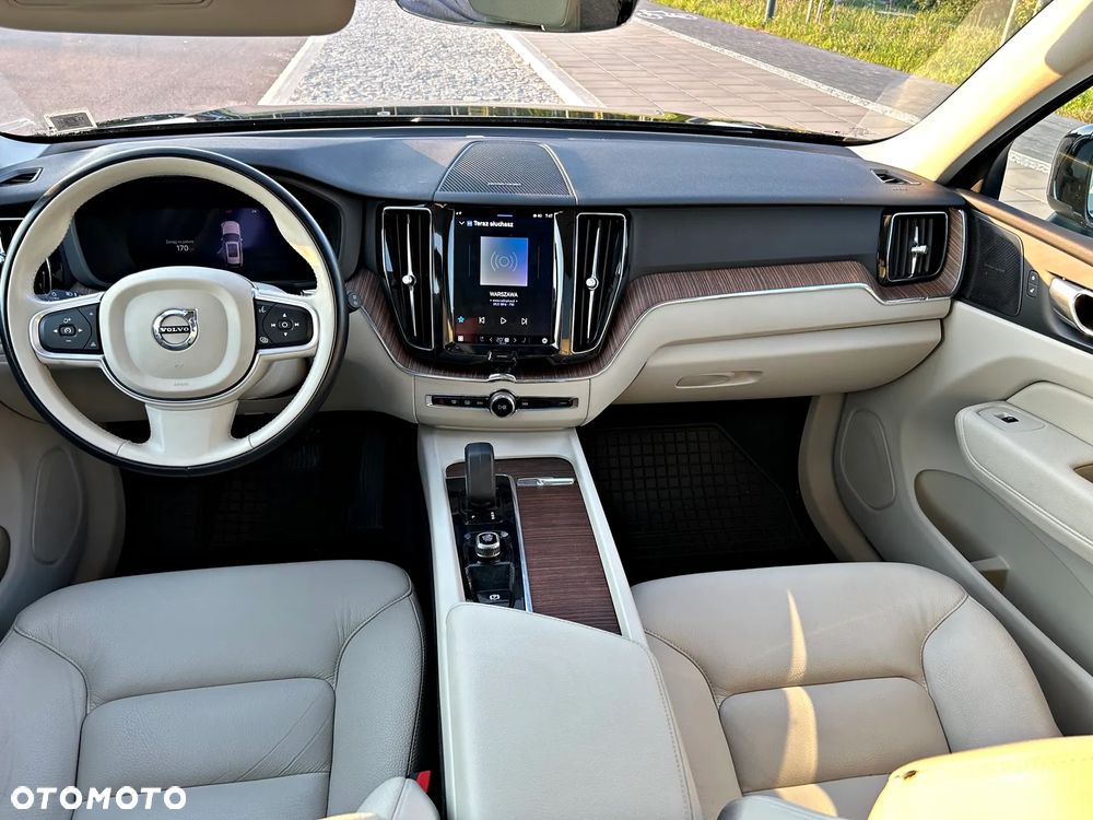 Volvo XC 60 B5 B AWD Plus Bright - 17