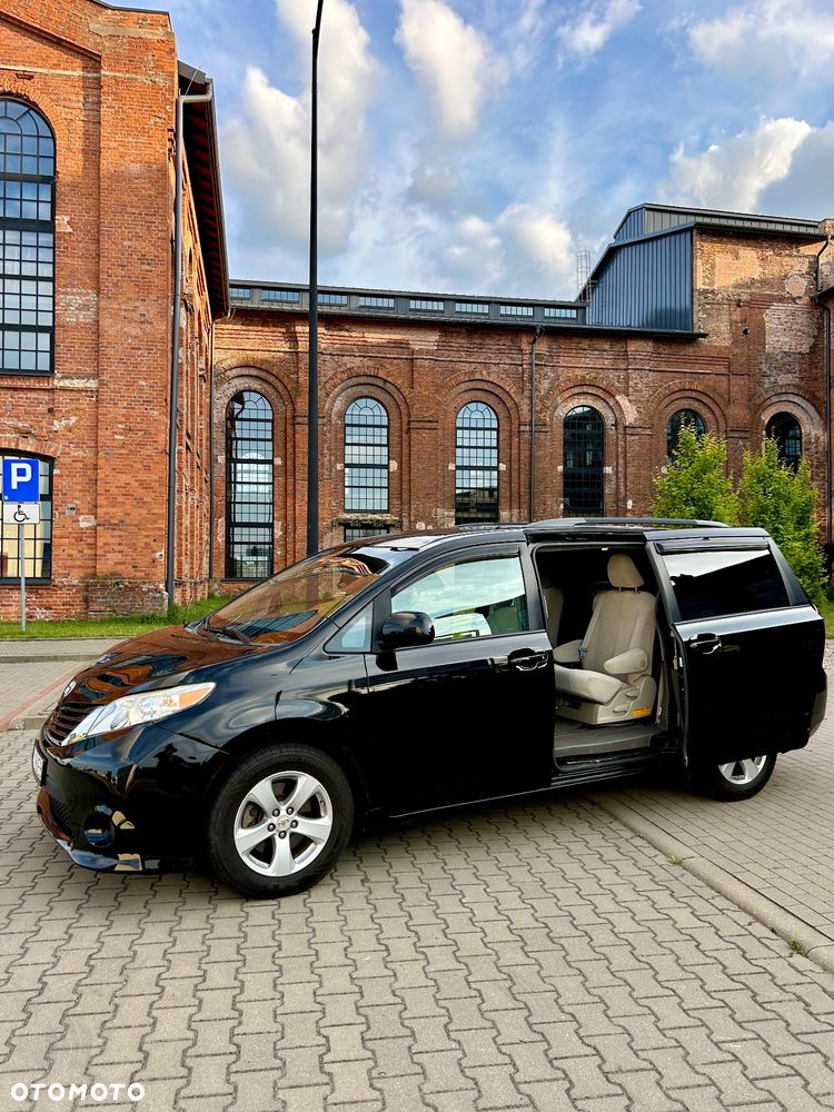 Toyota Sienna 3.5 V6 - 5