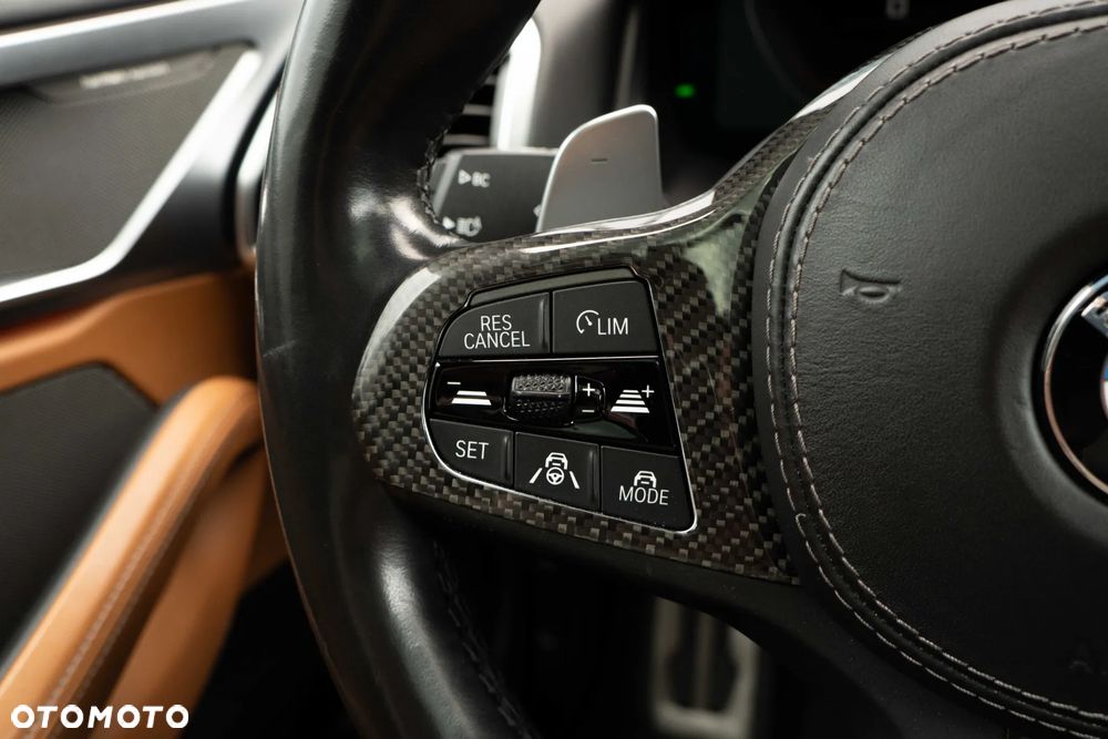 BMW Seria 8 - 26