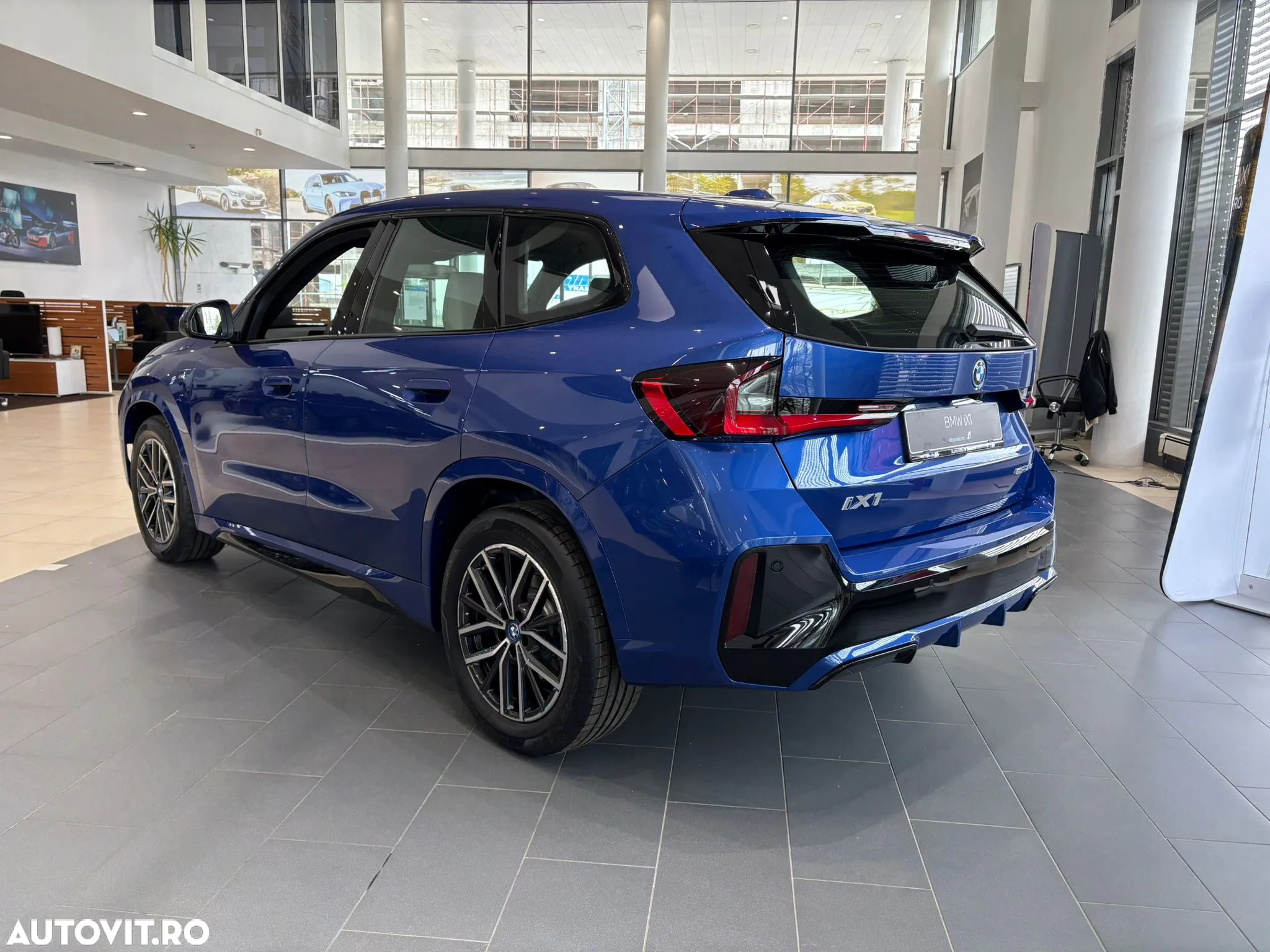 BMW iX1 eDrive20 M Sportpaket - 5