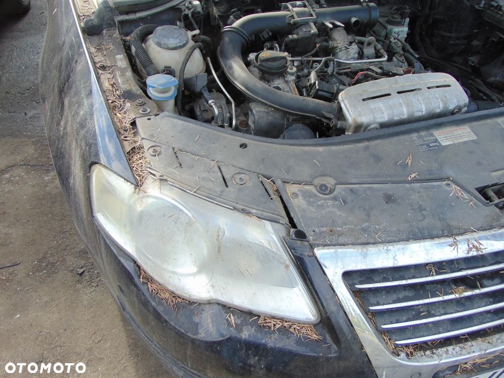 LAMPA PRAWA PRZÓD VW PASSAT B6 EUROPA - 1