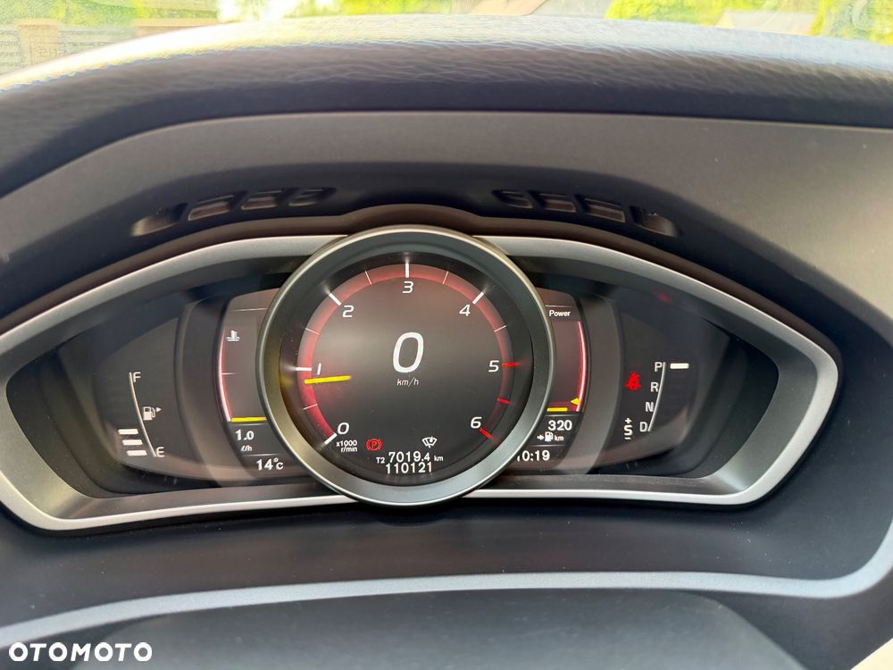 Volvo V40 Cross Country D3 Geartronic Momentum - 19