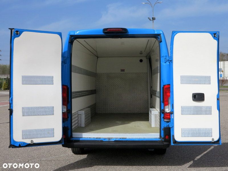 Fiat DUCATO L4H2 MAXI 2,3 180ps, IZOTERMA SZUBERT, LODÓWKA, CHŁODNIA, Salon Polska, tylko 100tyś km!! WEBASTO, koła 16 cali, kamera, Drzwi 270 stopni, Ledy, amortyzowany fotel. - 9