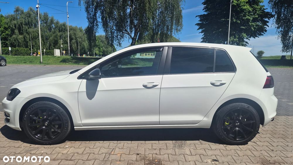 Volkswagen Golf - 2