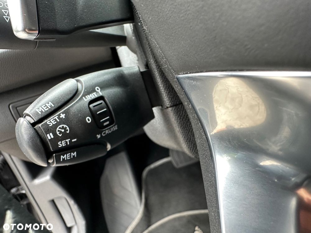 Peugeot 308 1.5 BlueHDi Allure S&S EAT6 - 27