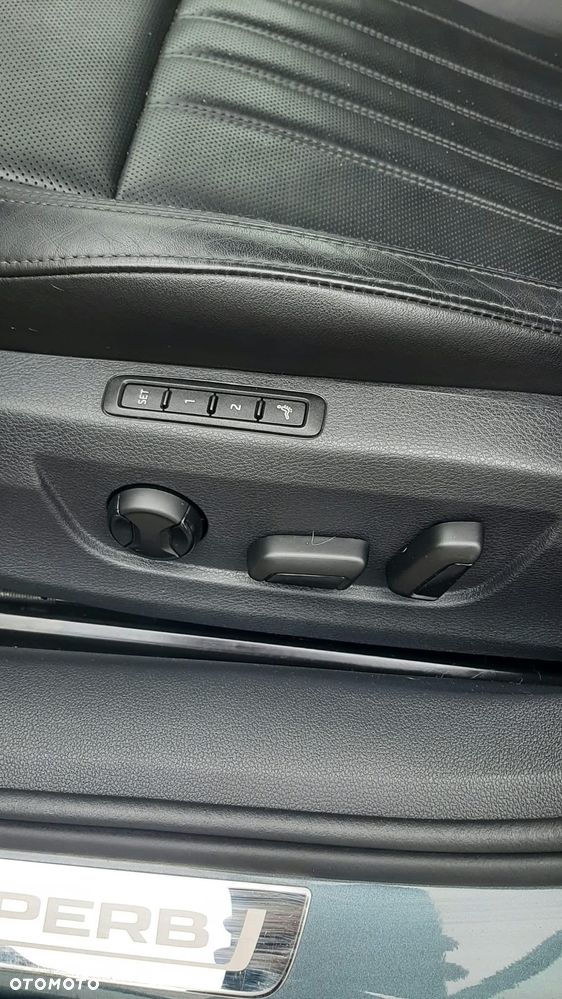 Skoda Superb 1.8 TSI DSG SportLine - 15