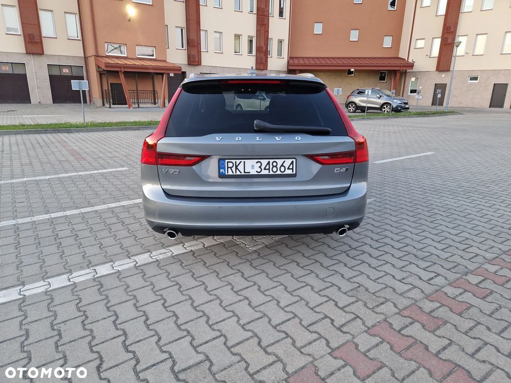 Volvo V90 D4 AWD Geartronic Momentum Pro - 12